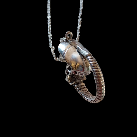 Xenomorph Pendant Alloy Chain Monster from Alien - Picture 9 of 9